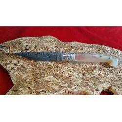 Coltello tipo pattadese con manicatura animata in corno montone