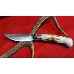 Coltello con manicatura in cervo sardo