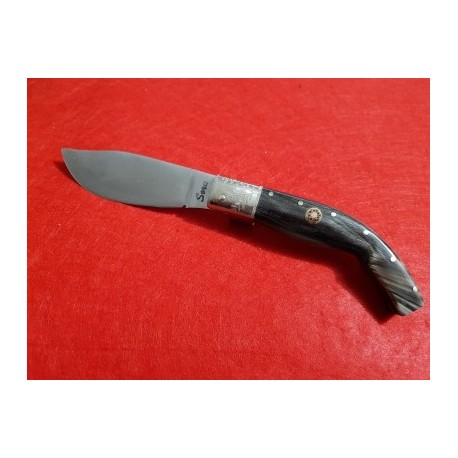 Coltello con manicatura animata in corno di buffalo fiammato