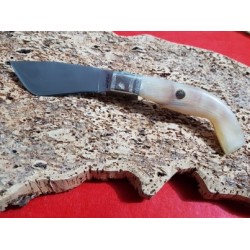 Coltello tipo arburesa con manicatura in montone