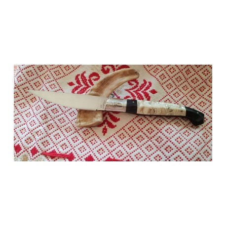 Coltello tipo dorgalese con manicatura  in mosaico di molari di cavallo e terminali in ebano tanzania