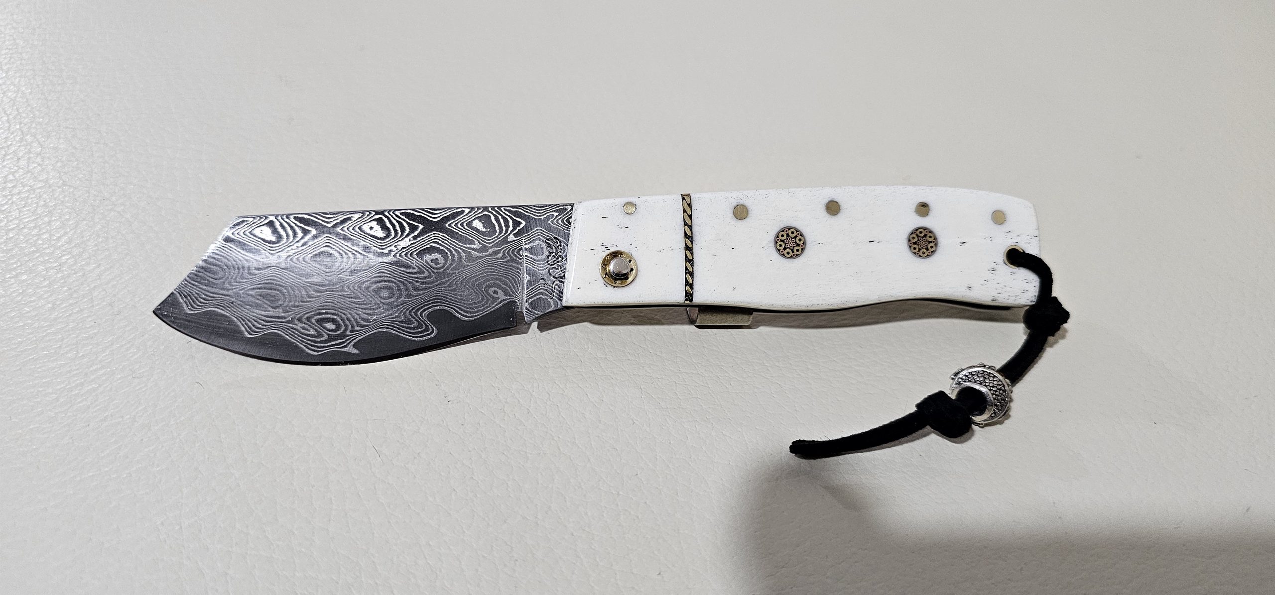 Castrino- scuoio – tibia di cavallo – Coltello Sardo